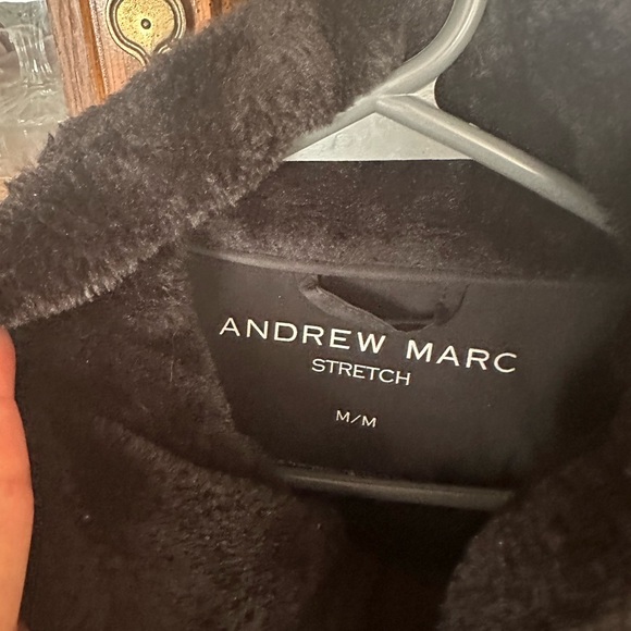 Andrew Marc women’s Black Quilted Puffer Coat size M - Picture 3 of 4